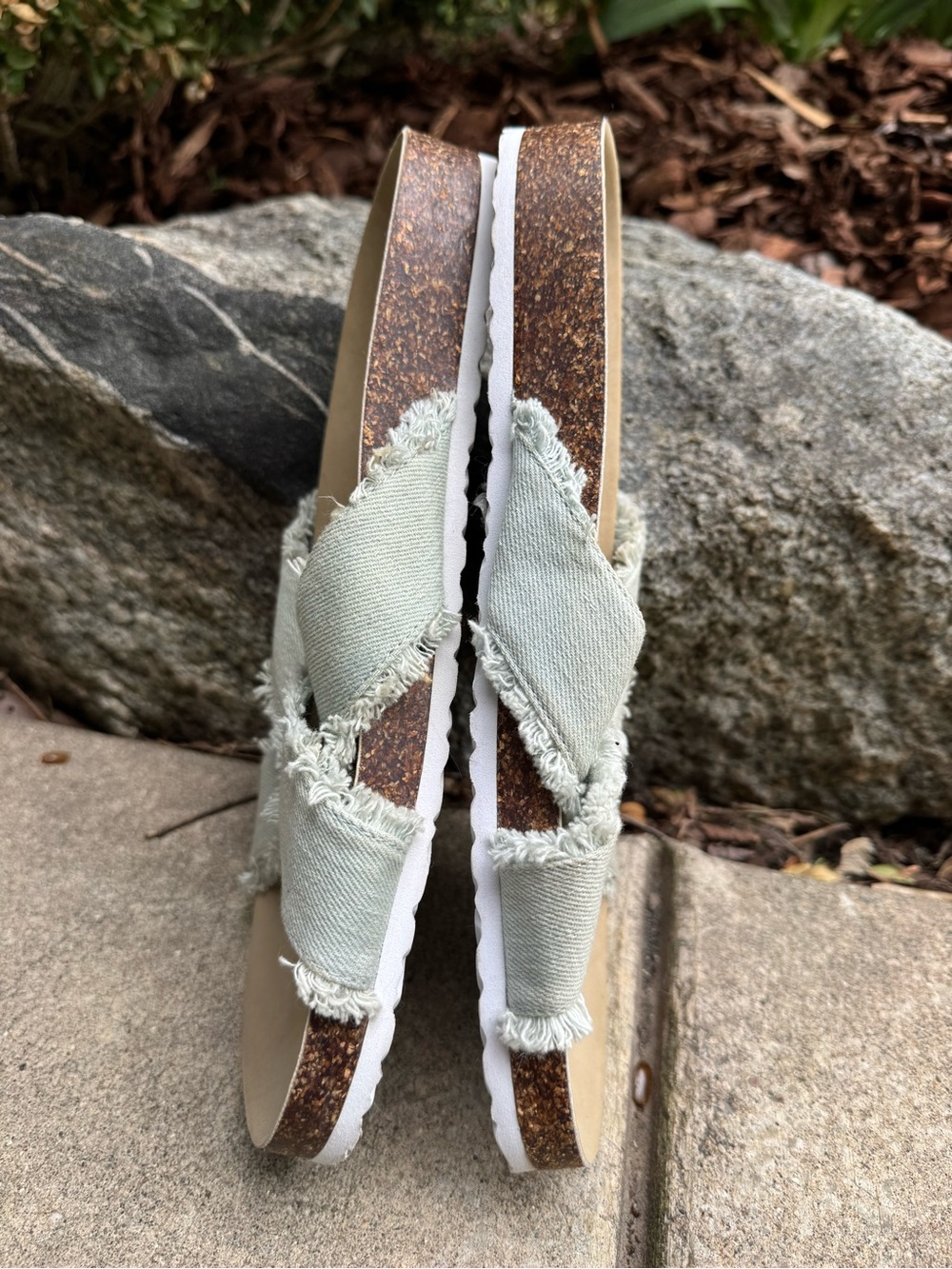 American Eagle Women's Frayed Cross-Band Slide Sandals blue 10 EUC - Picture 4 of 6